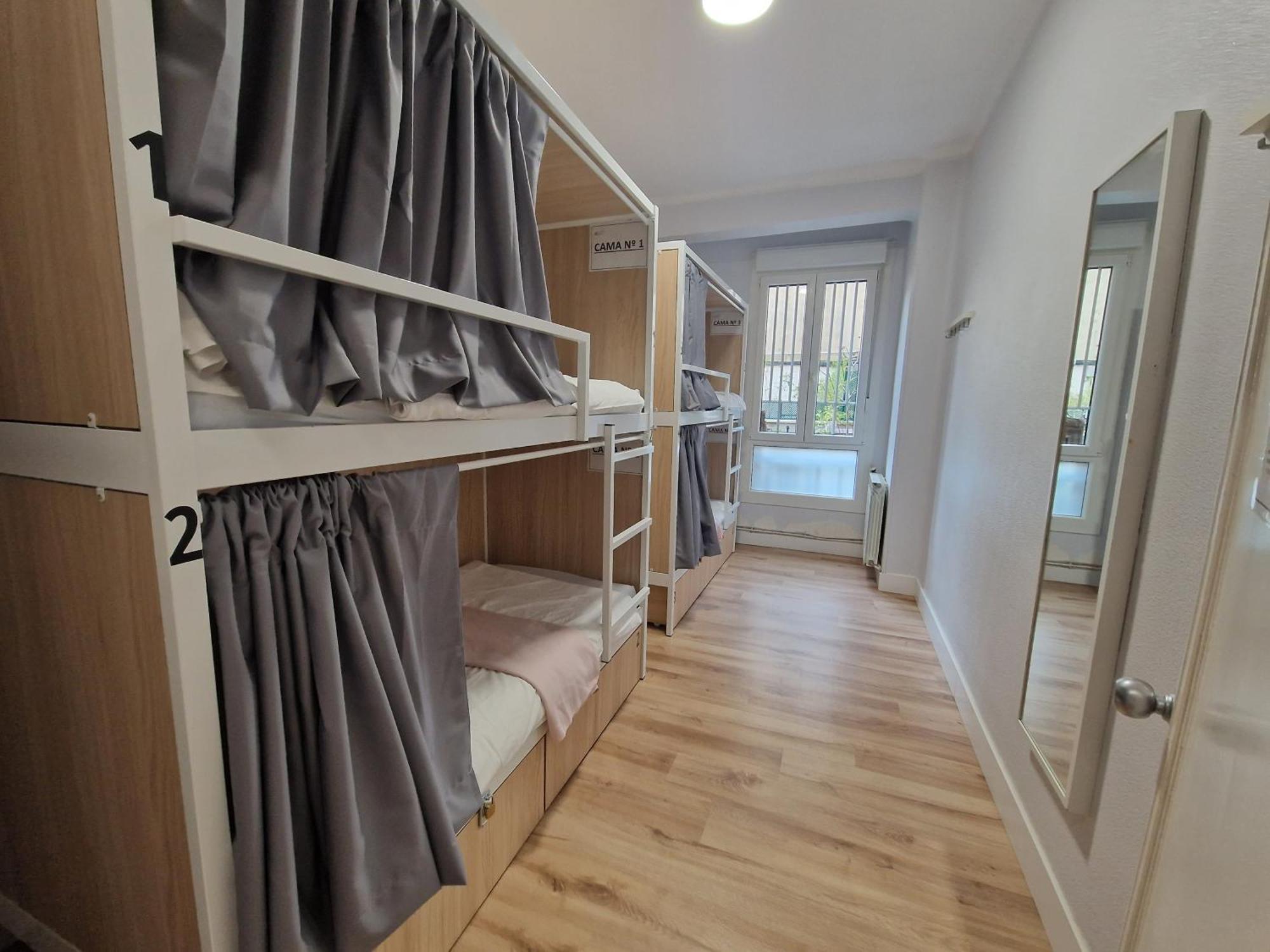 Aloha Hostel ปัมโปลนา ภายนอก รูปภาพ