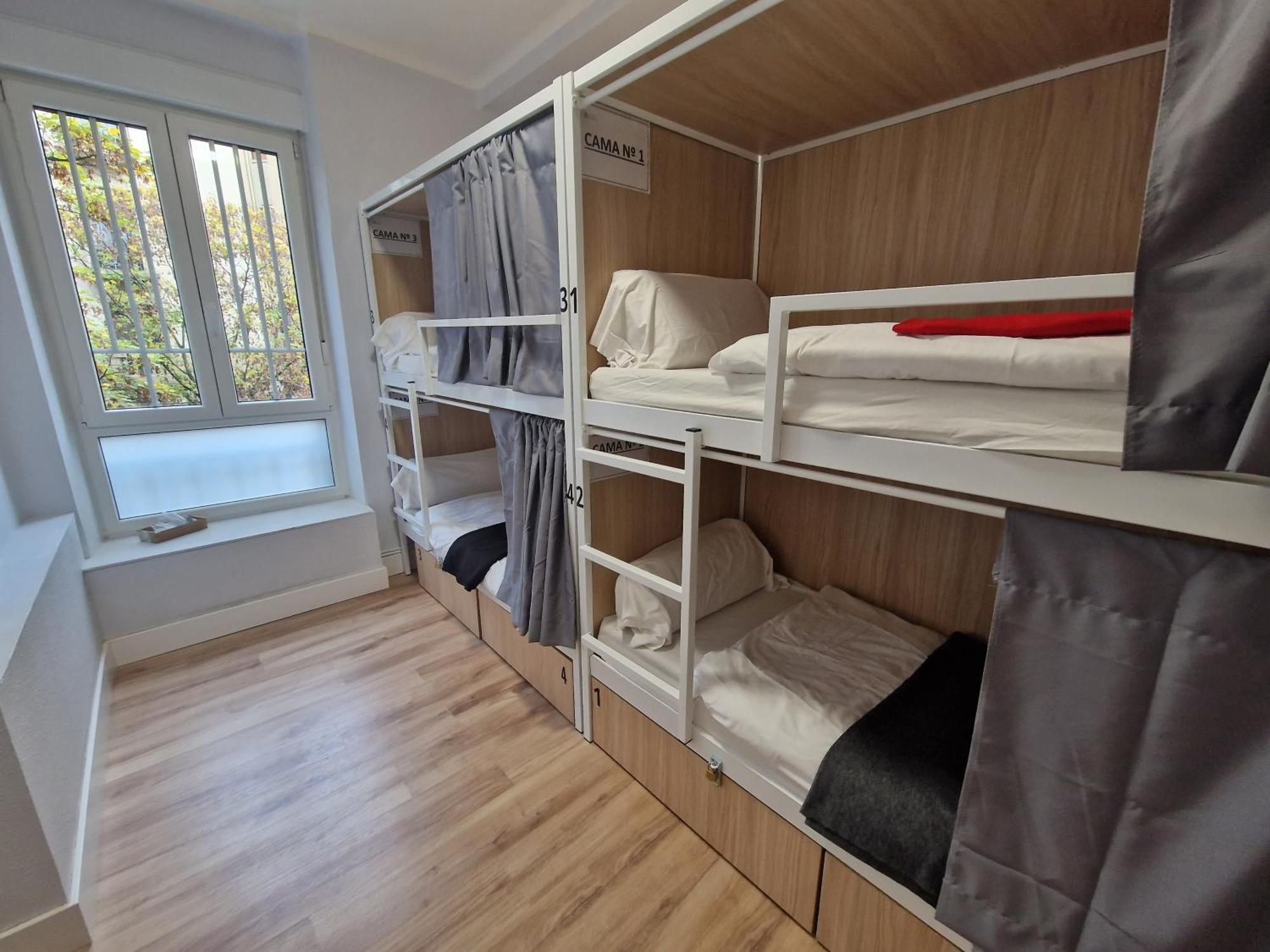Aloha Hostel ปัมโปลนา ภายนอก รูปภาพ
