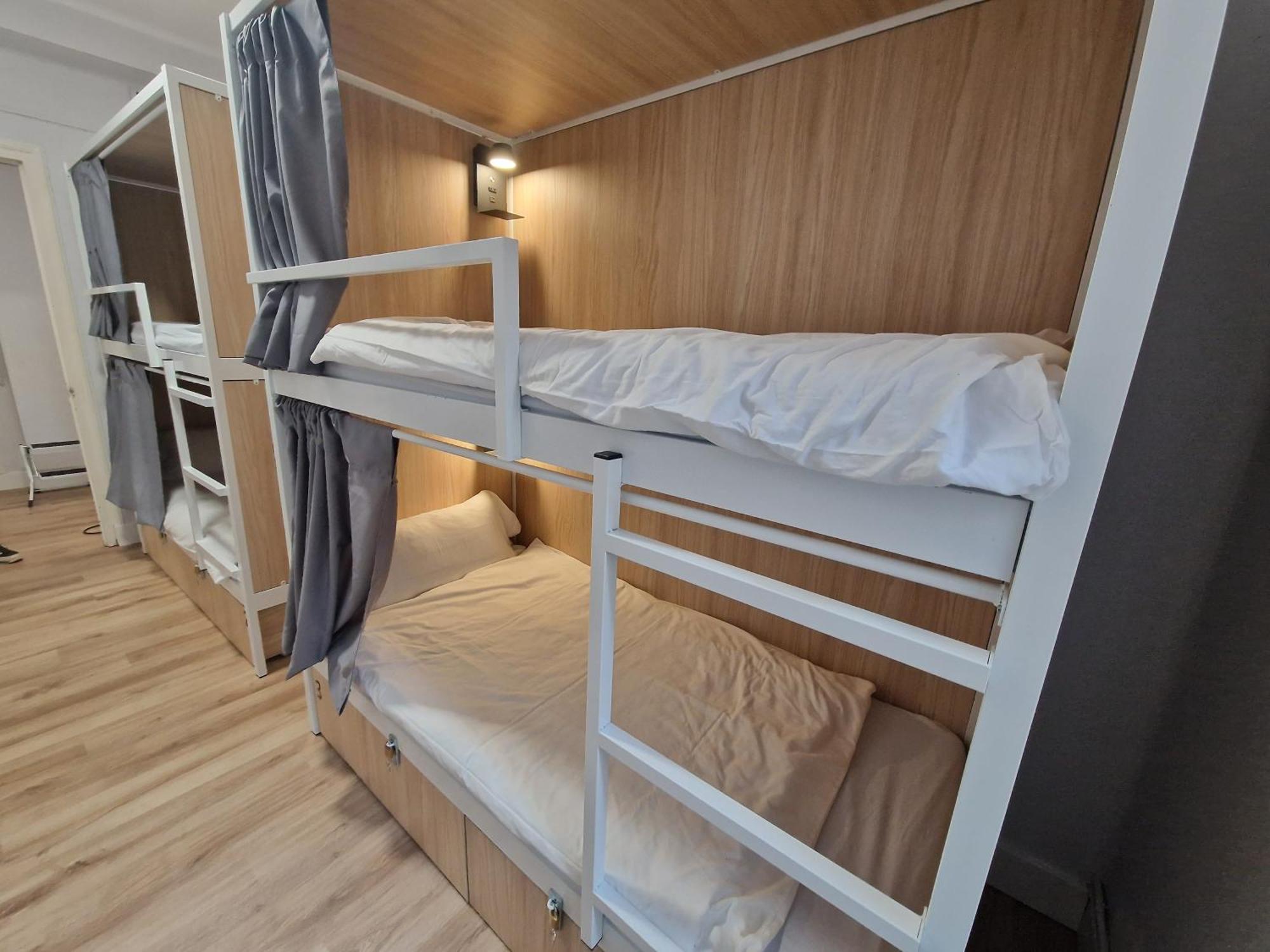 Aloha Hostel ปัมโปลนา ภายนอก รูปภาพ